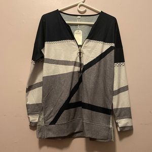 Brand New Pullover with abstract design